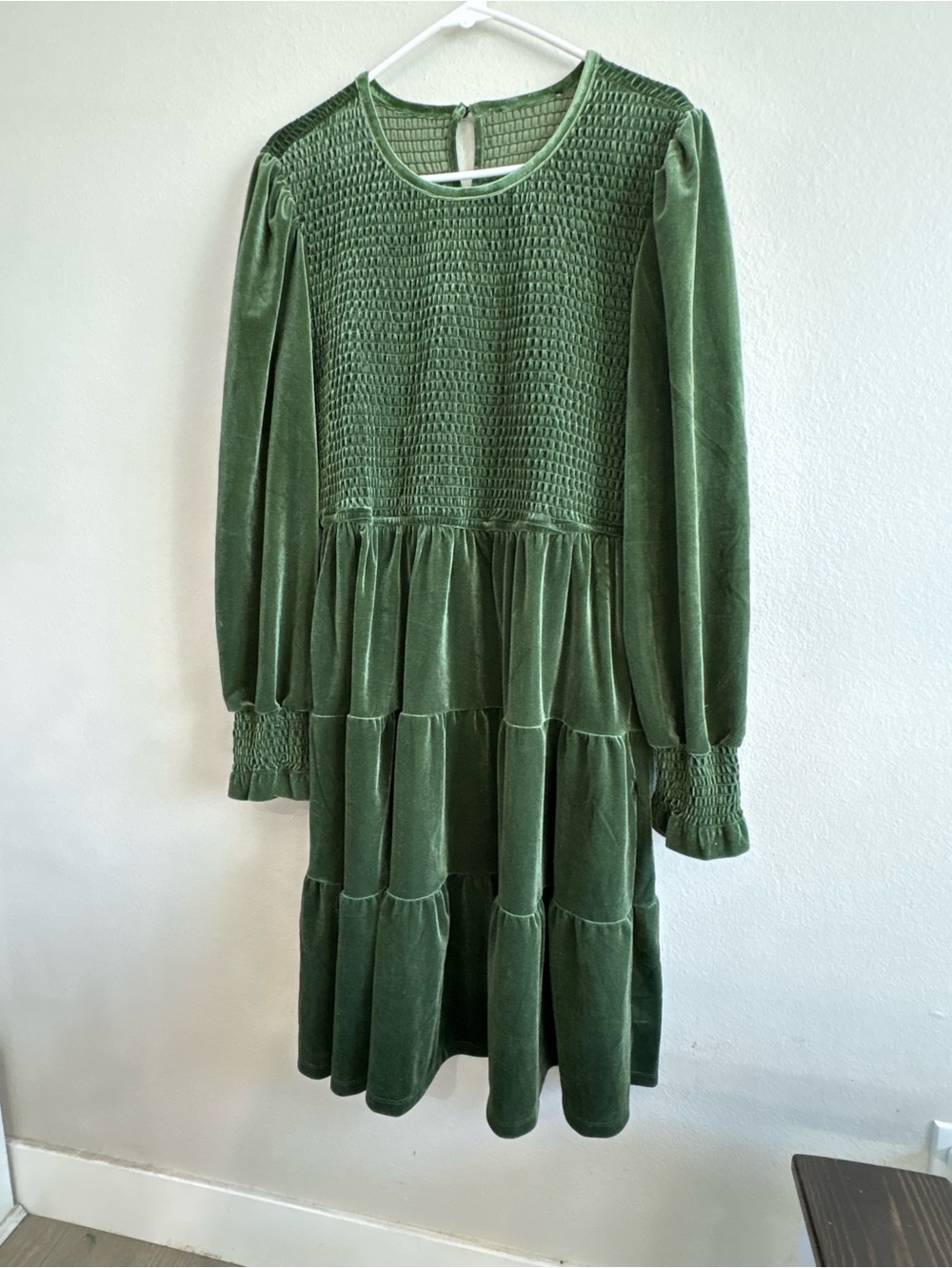 Women’s Green Velvet Smocked Tiered Midi Dress